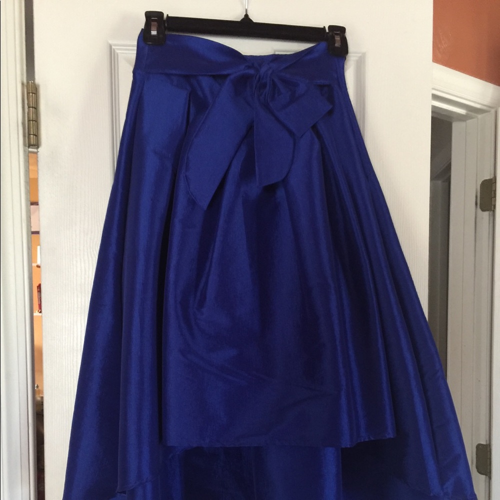 Satin High-Low skirt with Bow